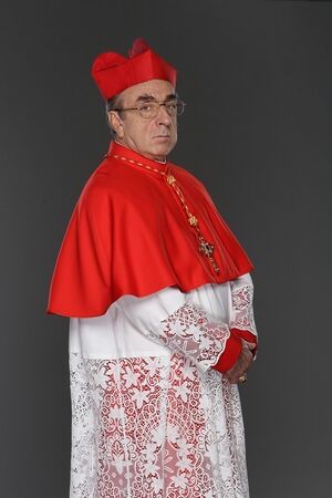 Silvio-orlando-in-the-young-pope ybnn.640.jpg